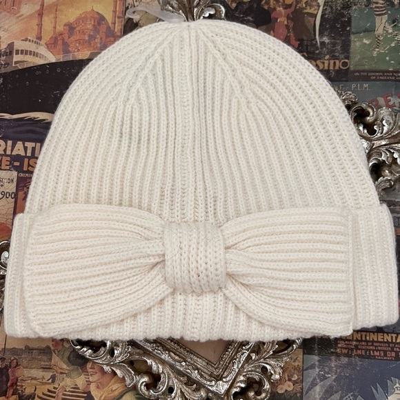 KATE SPADE • Cream Hats Off Bow Beanie Cap Hat - Picture 4 of 4